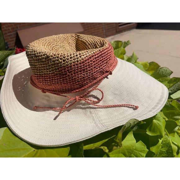 NWT Helen Kaminski Tan and Salmon Woven Hat with White Brim - Picture 2 of 3